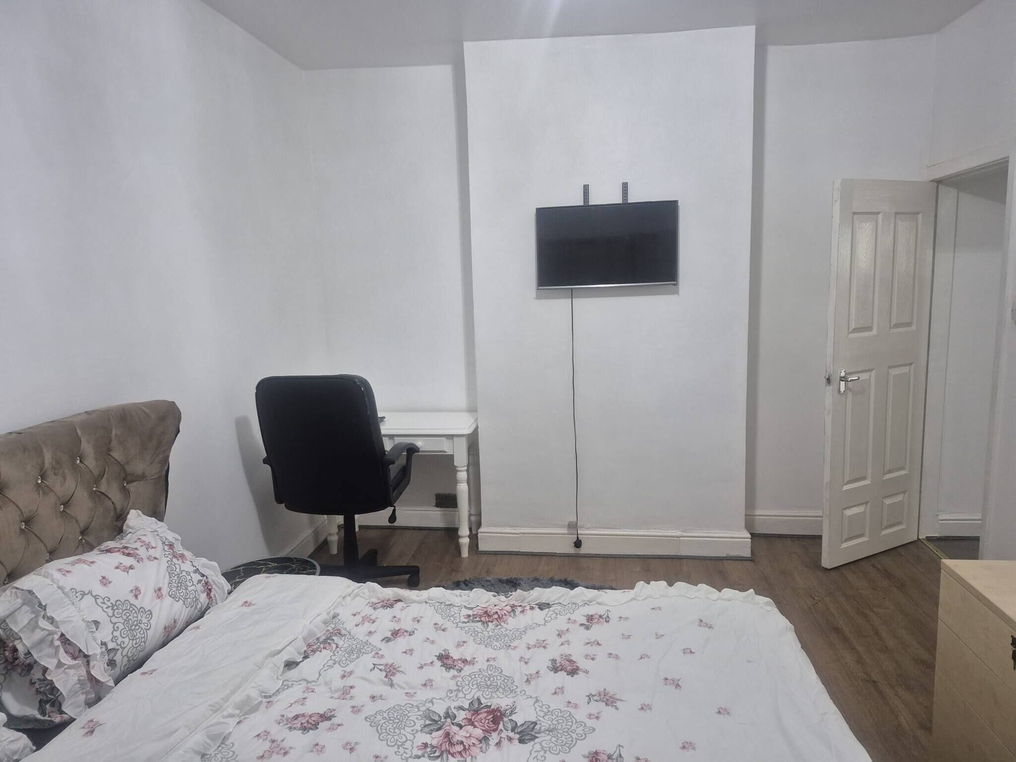 Căn hộ, 2 phòng ngủ, hút thuốc