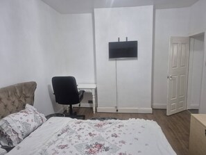 Apartment, 2 Bedrooms, Smoking - Bright and Modern Flat in Manchester's Heart (Manchester)