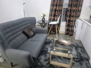 Căn hộ, 2 phòng ngủ, hút thuốc | Khu phòng khách