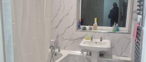 Apartment, 2 Schlafzimmer, Raucher | Badezimmer