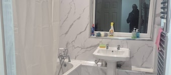 Bright and Modern Flat in Manchester's Heart