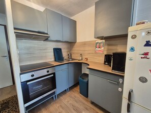 Fridge, oven, stovetop, coffee/tea maker - Comfort studio 28m² for 2 in Tignes Val Claret (Tignes)