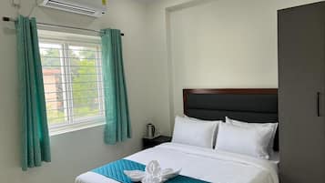 Apartment, 1 Bedroom, Balcony | In-room safe, desk, free WiFi
