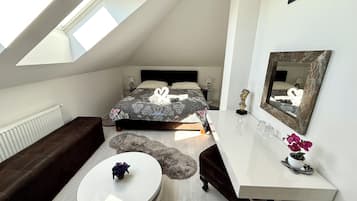 Deluxe Double Room | Free WiFi