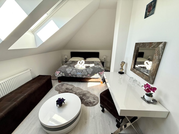 Deluxe Double Room | Free WiFi