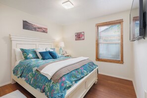 2 slaapkamers, een strijkplank/strijkijzer, wifi, beddengoed