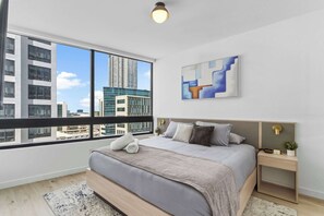 1 bedroom, desk, iron/ironing board, WiFi - Luxe 1BR · FIFA Fan Fest · Resort & Free Parking (Miami)