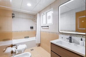 House - Stayshort - 1 Bedroom in Al Garhoud That Sleeps 2 (Dubai)