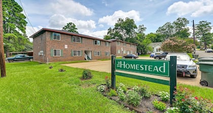 The Homestead Luxury Cozy 2BR Apartment in Nacogdoches Near SFA University and Downtown Pet Friendly Business Ready Extended Stays Welcome With Self Check In High Speed Wifi Full Kitchen In Unit Laundry Private Parking and Quiet Comfort