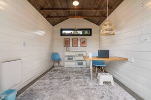 Interior - World Cup 2026 - 10 Min to Lumen Field + Parking (Seattle)