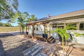 House (2 Bedrooms) | Interior - Vintage Home w/ Easy Downtown Tampa Access (Tampa)