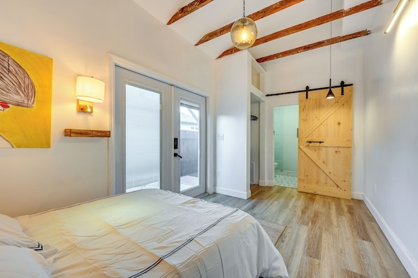 House (2 Bedrooms) | Interior - Vintage Home w/ Easy Downtown Tampa Access (Tampa)