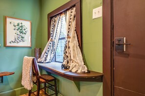 Apartment (0 Bedroom) | Interior - Dog-friendly Tampa Tiny House: Cozy & Private! (Tampa)
