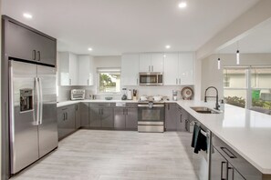 Apartment (3 Bedrooms) | Interior - Fishing Dock & Pool: Waterfront Cape Coral Retreat (Cape Coral)