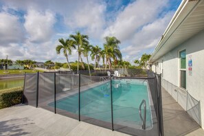 Apartment (3 Bedrooms) | Interior - Fishing Dock & Pool: Waterfront Cape Coral Retreat (Cape Coral)