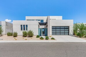 House (3 Bedrooms) | Interior - Mtn-view Palm Springs Oasis: Stagecoach Fest Hub! (Palm Springs)