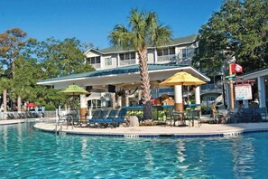 Pool - Cozy 2-bedroom apartment in charming Myrtle Beach with AC (Myrtle Beach)