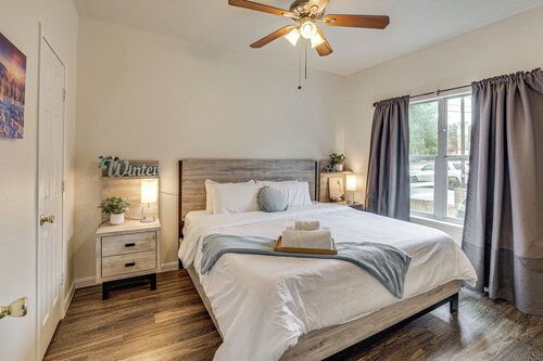 Suburban San Antonio Stay Near Parks & Hospitals