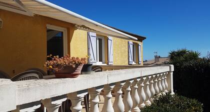 Vitapasibla - Beachfront villa with pool