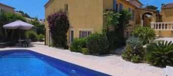 Vitapasibla - Beachfront villa with pool