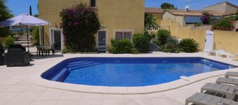 Vitapasibla - Beachfront villa with pool