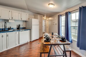 House (3 Bedrooms) | Interior - 4 Mi to UF Campus! Game Day Getaway w/ Pool Access (Gainesville)