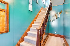 Apartment (2 Bedrooms) | Interior - Walk to Lake Ontario & Parks! Lovely Apartment (Oswego)