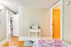Apartment (2 Bedrooms) | Interior - Walk to Lake Ontario & Parks! Lovely Apartment (Oswego)