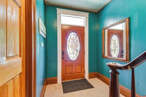 Interior - Walk to Lake Ontario & Parks! Lovely Apartment (Oswego)