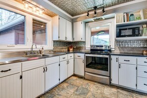 House (5 Bedrooms) | Interior - Group Getaway! Lake House w/ Private Dock & Patio (Landrum)