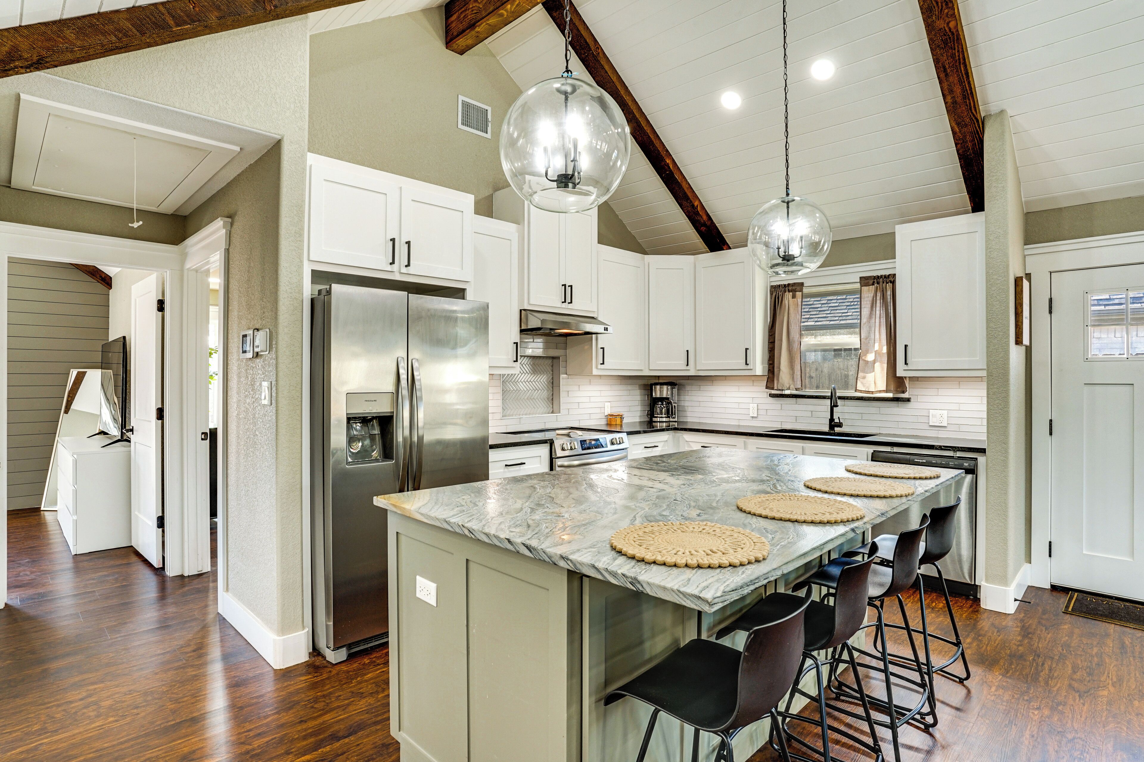 المنشأة من الداخل