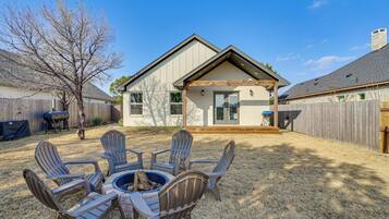 House (3 Bedrooms) | Front of property
