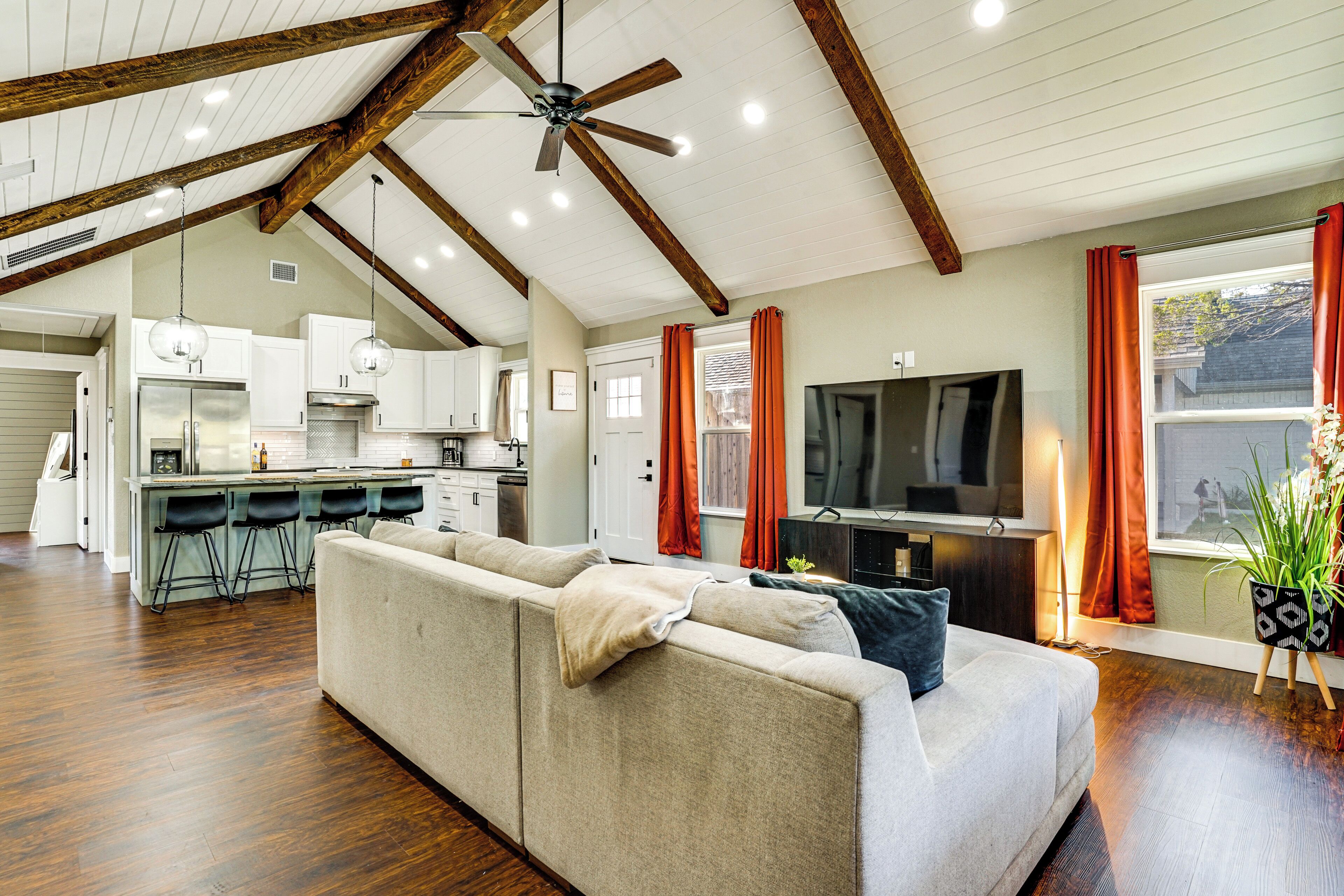 المنشأة من الداخل