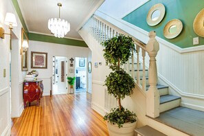 Nhà (Multiple Bedrooms) | Nội thất