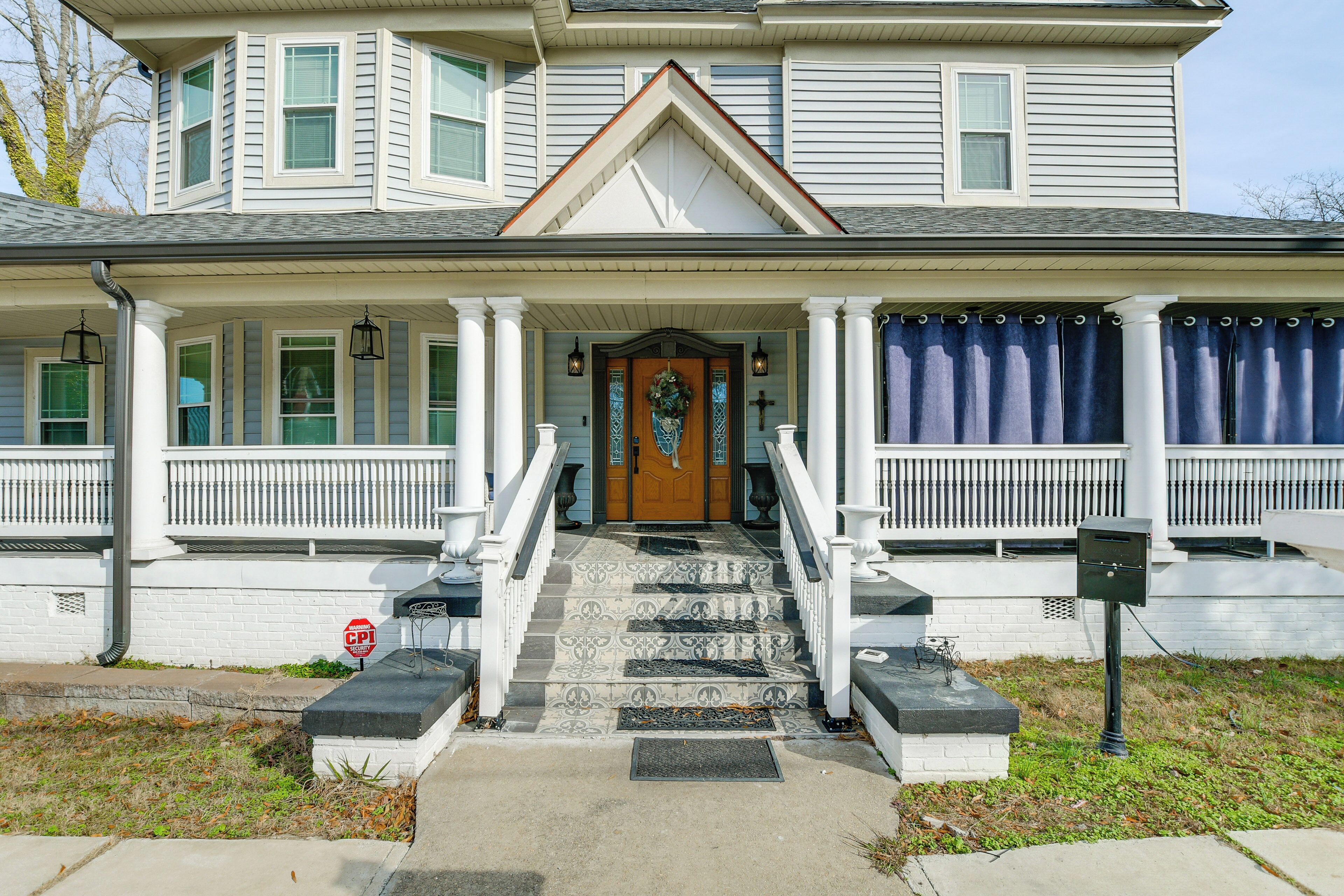 House (Multiple Bedrooms) | Front of property