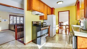 Unclassified image, 2 of 26, button - 12 Mi to St Paul: Pet-friendly Home w/ Backyard (Cottage Grove)