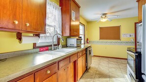 Unclassified image, 4 of 26, button - 12 Mi to St Paul: Pet-friendly Home w/ Backyard (Cottage Grove)