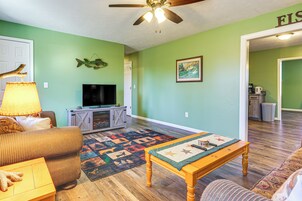 House (4 Bedrooms) | Front of property