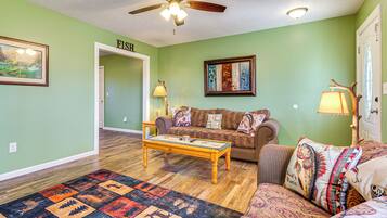 House (4 Bedrooms) | Interior