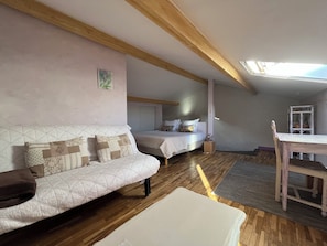 Family Quadruple Room, Courtyard View | Desk, laptop workspace, blackout drapes, free WiFi - Gîte du Roy d'Amont (Lagnieu)