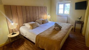 書桌、筆電工作空間、遮光布/窗簾、免費無線上網