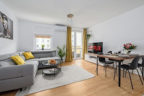 Comfort Apartment, Balcony, Courtyard View - Lumina lux apart in the center of Warsaw (Warsaw)