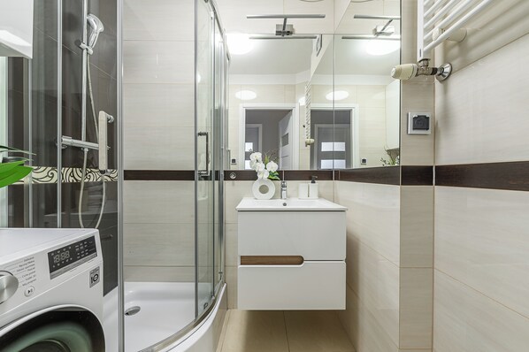 Comfort Apartment, Balcony, Courtyard View | Bathroom - Lumina lux apart in the center of Warsaw (Warsaw)