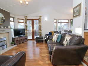 Living area - 6 Waterside (Windermere)