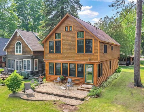 NEW! Leelanau Resort Therapy-Lakefront/Kayak/Sauna