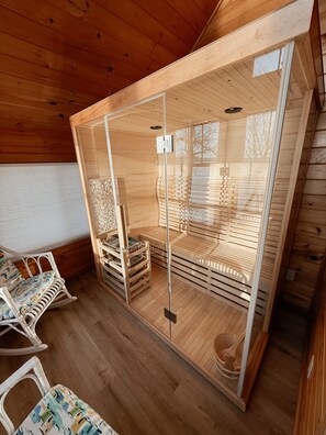 Sauna - NEW! Leelanau Resort Therapy-Lakefront/Kayak/Sauna (Cedar)