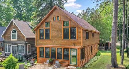 NEW! Leelanau Resort Therapy-Lakefront/Kayak/Sauna