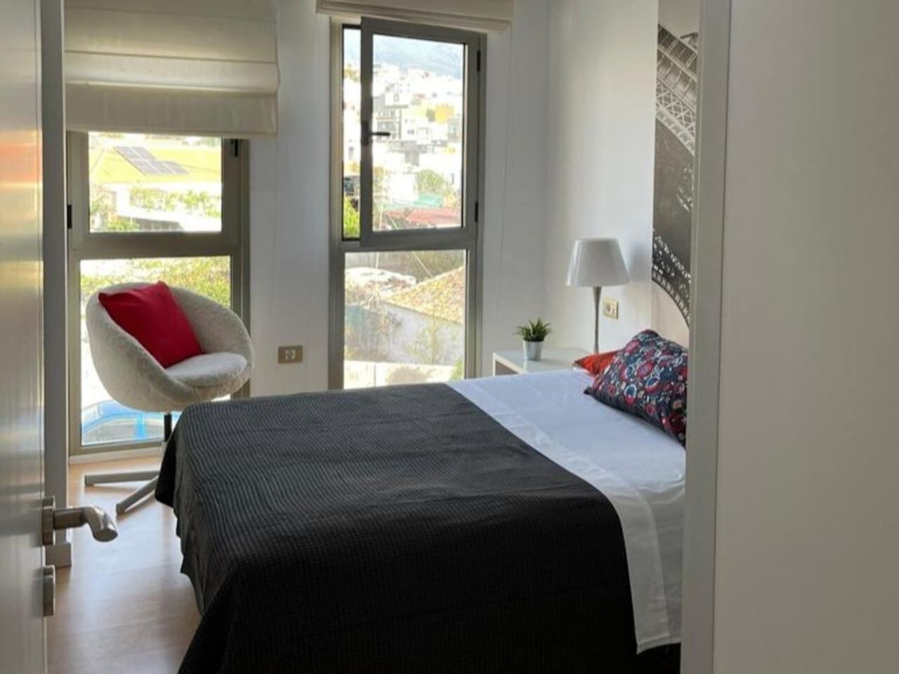 Silitysrauta/-lauta, vauvan matkasänky, Wi-Fi