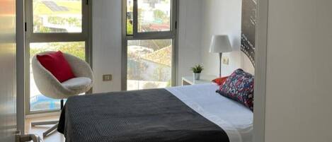 Silitysrauta/-lauta, vauvan matkasänky, Wi-Fi