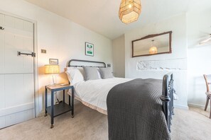 2 dormitorios, tabla de planchar con plancha, wifi y ropa de cama